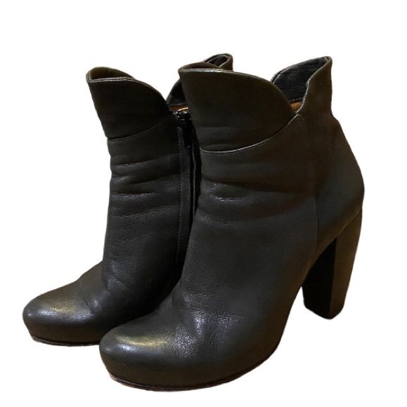 COCLICO Shoes - EUC Coclico woman’s high heel ankle boot Dixon chart ( smoky, black, )7.5